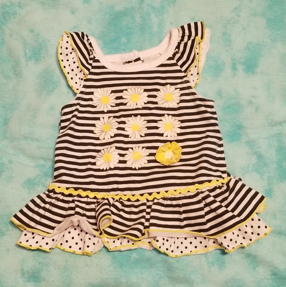 Black And White Stripe Daisy ruffle tunic. 